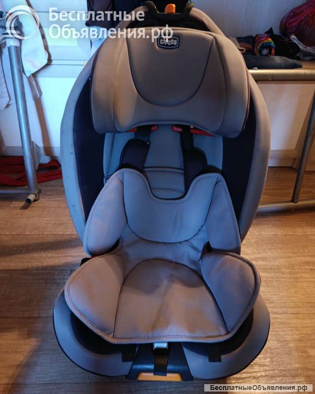 Автомобильное кресло Chicco