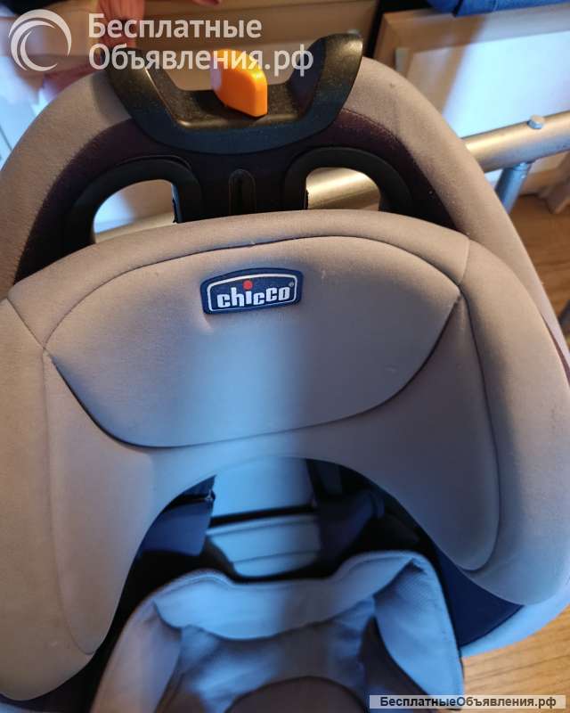Автомобильное кресло Chicco