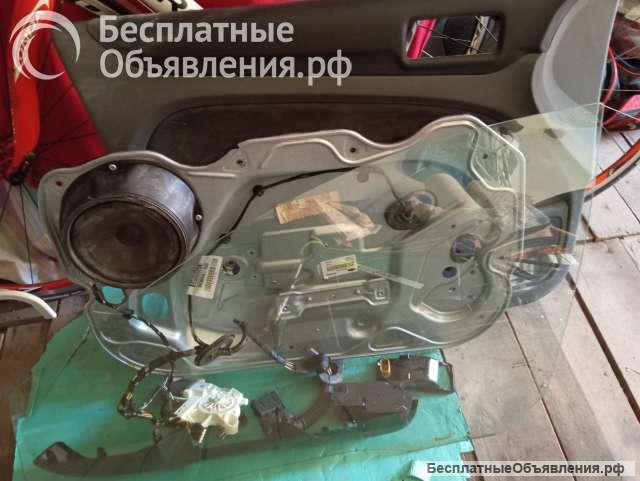 Стеклa б/у левых дверей Ford focus 2, стеклоподъёмники
