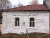 Две части кирпичного дома