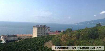 6-й этаж 9-ти этажного дома в Ялте на берегу моря