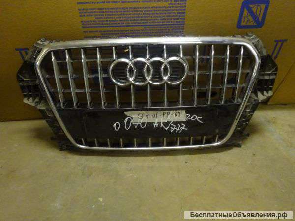 Решетка радиатора Audi Q3