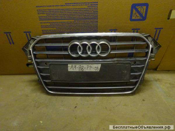 Решетка радиатора Audi A4 B8
