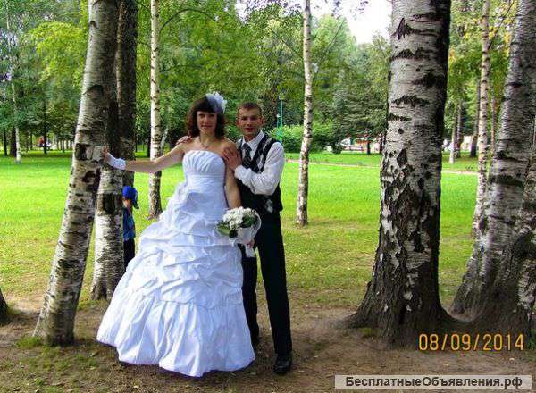 Отдам 2 платья