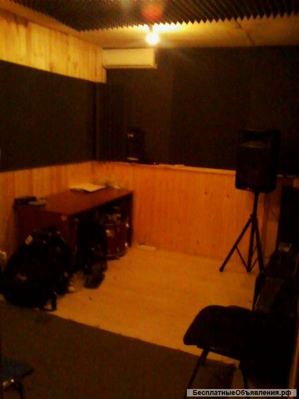 Сдаю блок иэ 3-х комнат общей площадью 30м2 для Преподавателей Музыки / Музыкальной Школы / Музыкаль