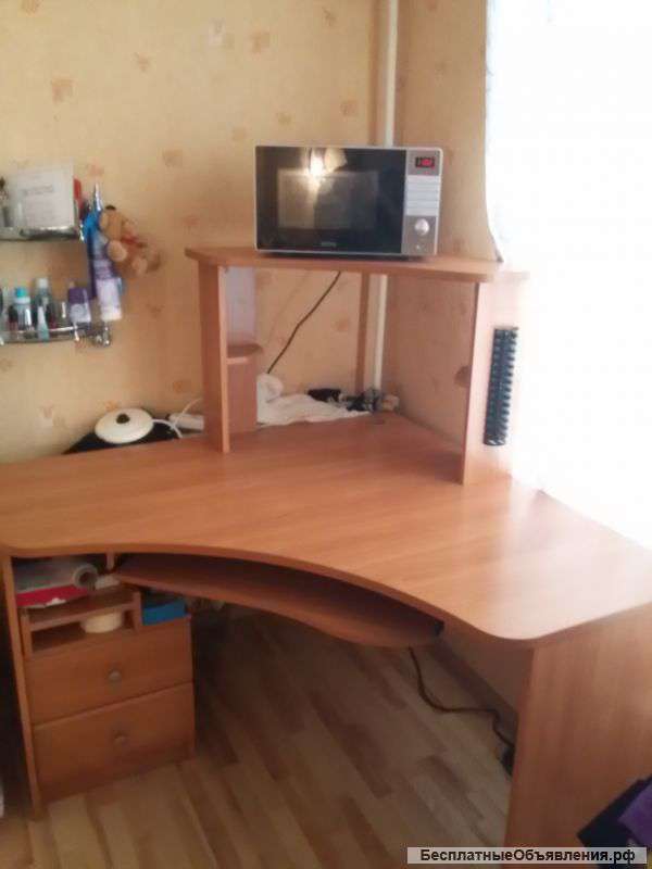 Стол компьютерный