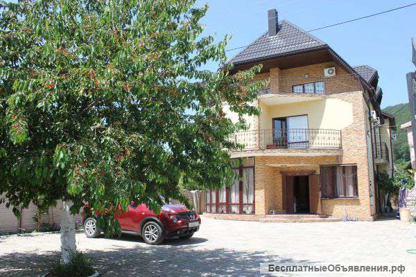 Жилой и гостевой дом