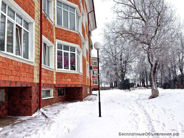 Помещение в цоколе (студия) с окном 8,2 кв.м