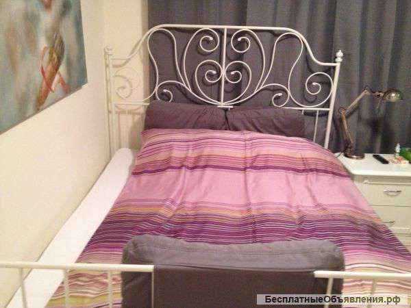 Двуспальная кровать