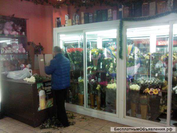Помещение под цветы и подарки, 20 м²+ склад