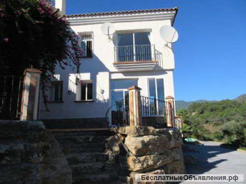 Вилла в Estepona - El Nicio