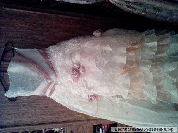 Свадебное платье