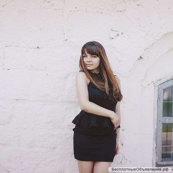 Официантка