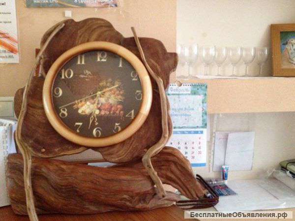 Часы из можжевельника