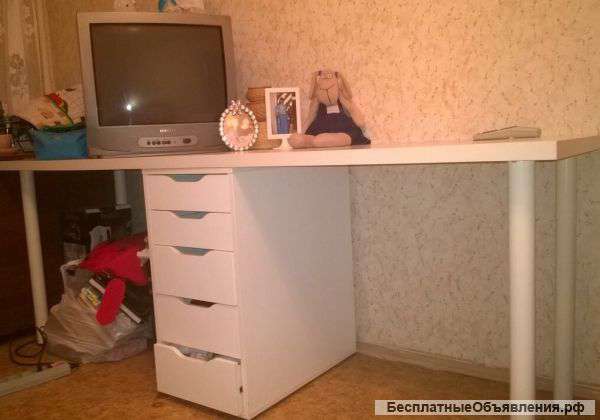 Письменный стол с тумбой