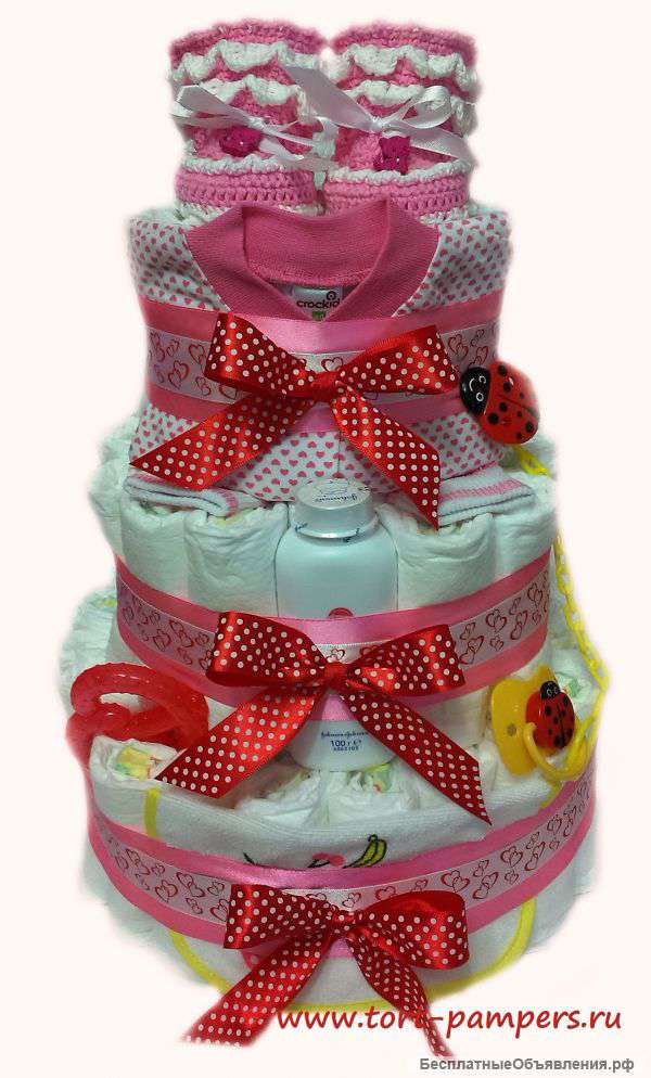 Торт из детских подгузников и детской одежды