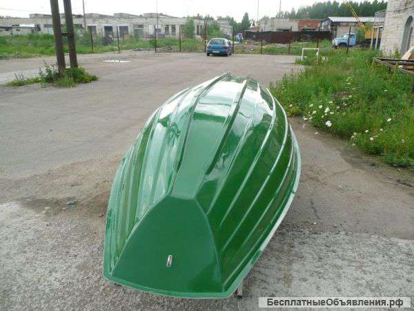 Пластиковая лодка