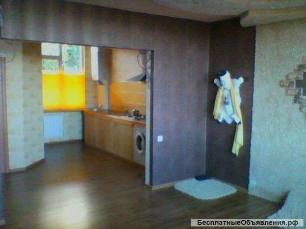 Квартиру, собственник