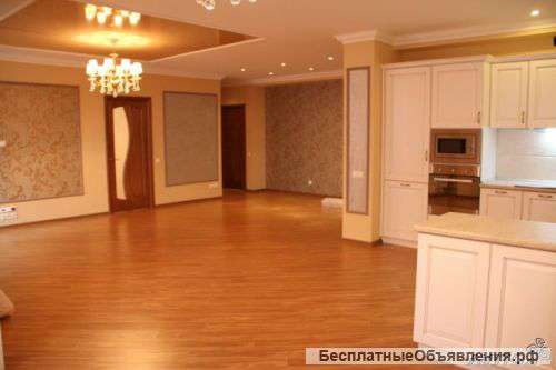 Продаю 3 к кв.в центре, ЖК «Аврора».  С дизайнерским ремонтом.