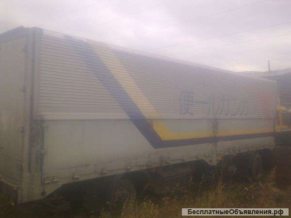 Будка фургона. Бабочка.