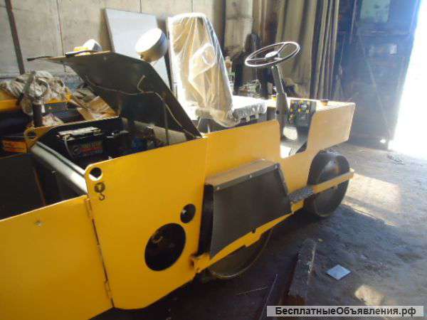 Каток вибрационный самоходный ДУ-54