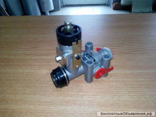 Кран уровня пола КАМАЗ