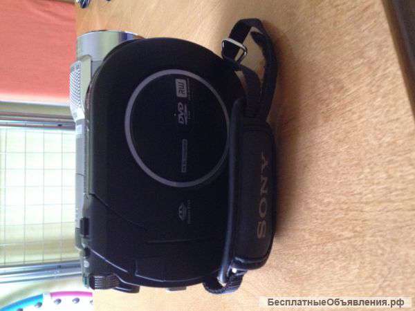 Видеокамера Sony DCR-DVD710E