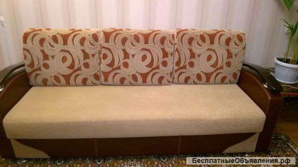 Диван, евро книжка. Продаю.
