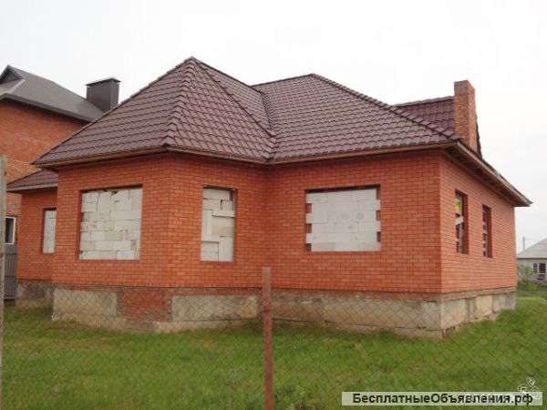 В г.Кропоткине по ул.Ромашковой дом 175 кв.м.