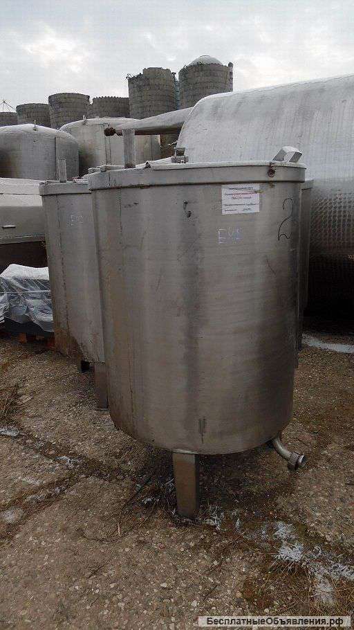 Емкости нержавеющие, объем 0,4 куб.м.