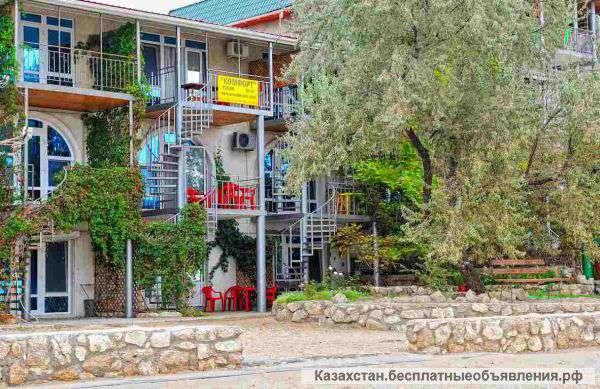 Отель на самом берегу теплого моря в Крыму