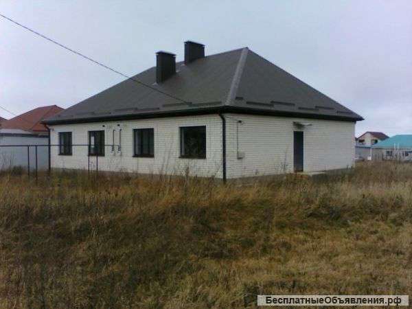 Таунхаус (продаётся 1/2) кирпичный одноэтажный, чердак под мансарду