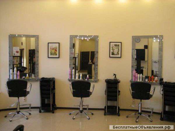 Кресло парикмахера,место мастера маникюра