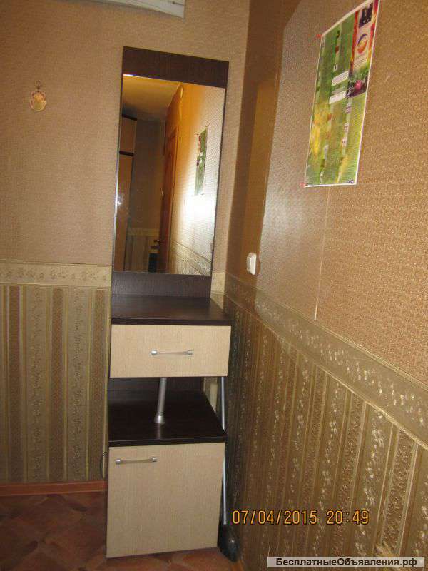 2 шкафа и зеркало с тумбой