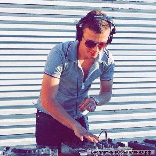 Ведущий на праздник