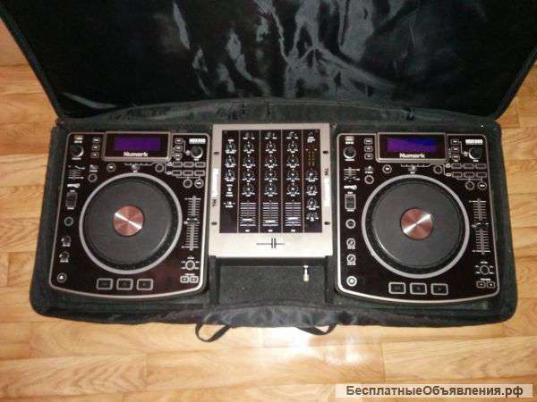 Numark 800 (2) + Numark M4