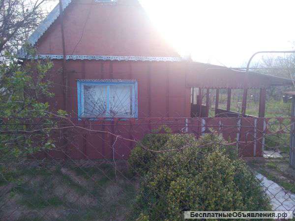 В г.Кропоткине в с/т Дачи Железнодорожник по 4 Линии садовый домик 20 кв.м.