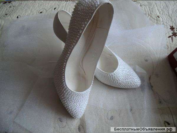 Красивые свадебные туфли расшитые бисером