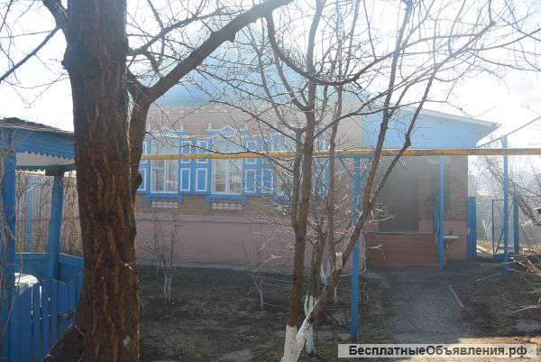 В центре продается кирп. дом 65 кв.м., зем.уч. 9 сот.все удобства