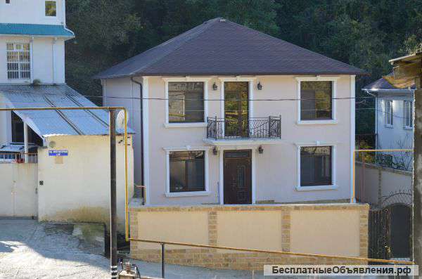 Дом 210 кв.м на участке 5.1 сотка.