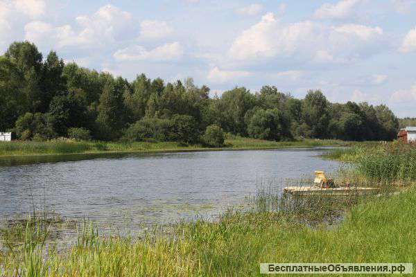 Участки земли на реке