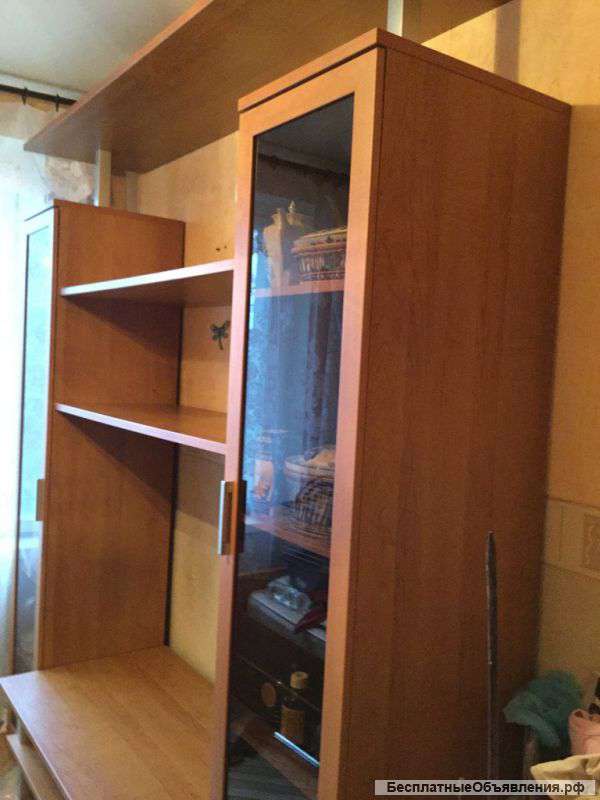 Стенка и кровать