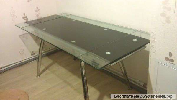 Стол стеклянный