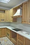 Кухня с итальянскими фасадами, со столешницей из искуственного камня по выгодной цене