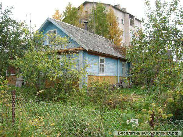 Дома с земельным участком