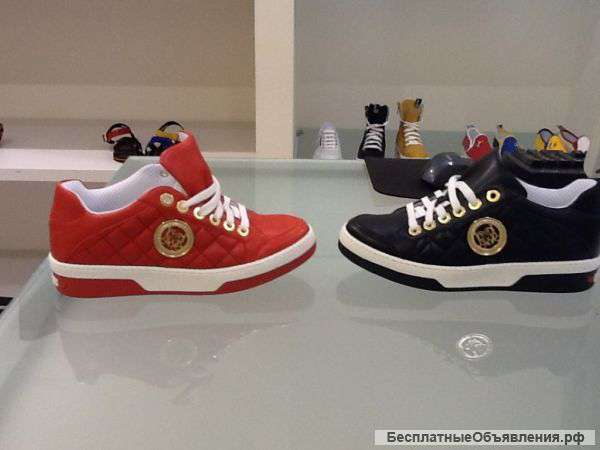 Оптовые поставки обуви, сумок, аксессуаров из Италии