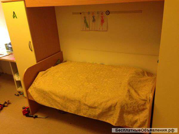 Две детские кровати (2х этаж) и комплект шкафов (4шт) для детской