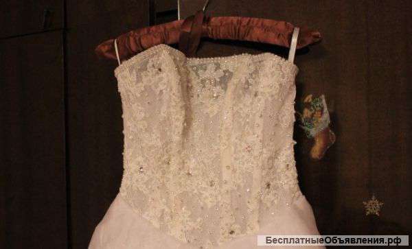 Свадебное платье б/у