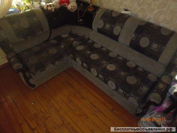 Угловой диван с барной стойкой