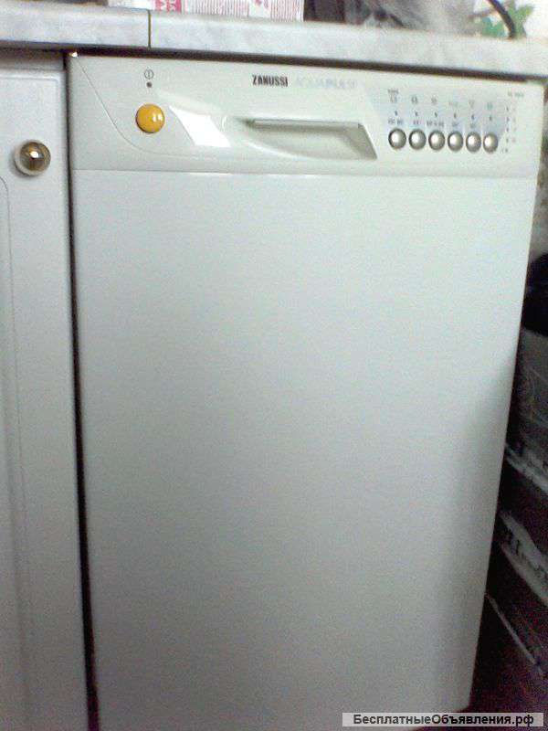 Посудомоечная машина "Zanussi AquaPulse DE4654"